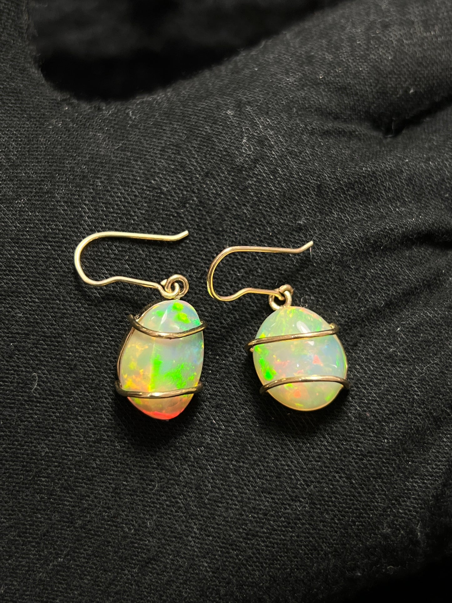 ARETES DE OPALO