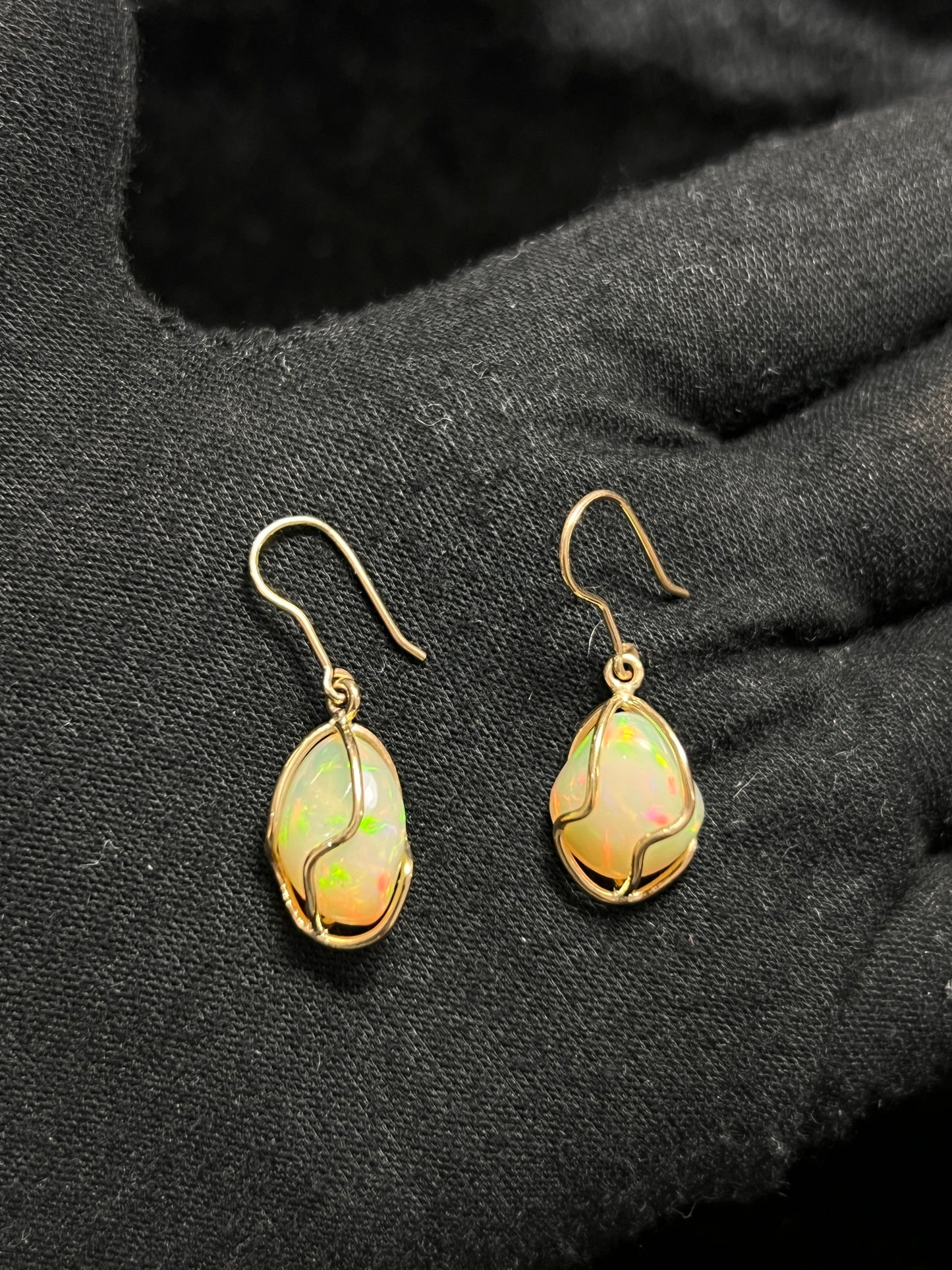 ARETES DE OPALO